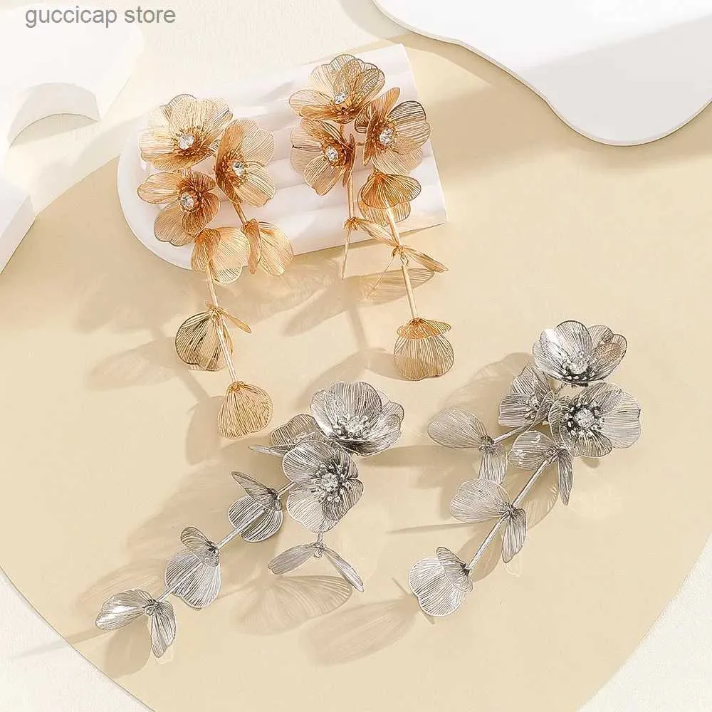 Charme Vintage Couleur Or Grande Fleur Boucles D'oreilles Pour Femmes Classique Cristal Métal Longues Boucles D'oreilles Déclaration Bohème Oreille Bijoux Cadeaux Y240328