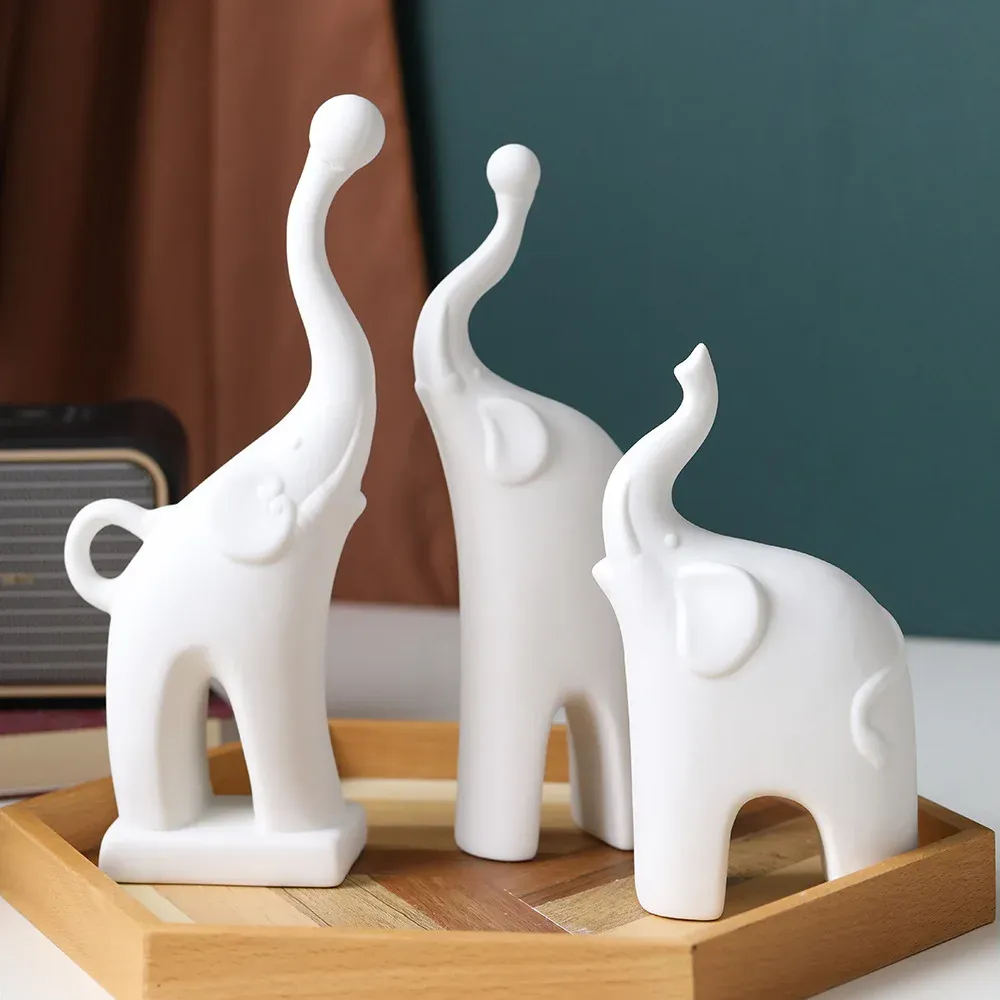 Sculptures Ornements de figurine d’éléphant en céramique, Décor de chambre, Décor de chambre, Figurine d’animal, Cadeau de Noël, Cadeau de Noël, 2024