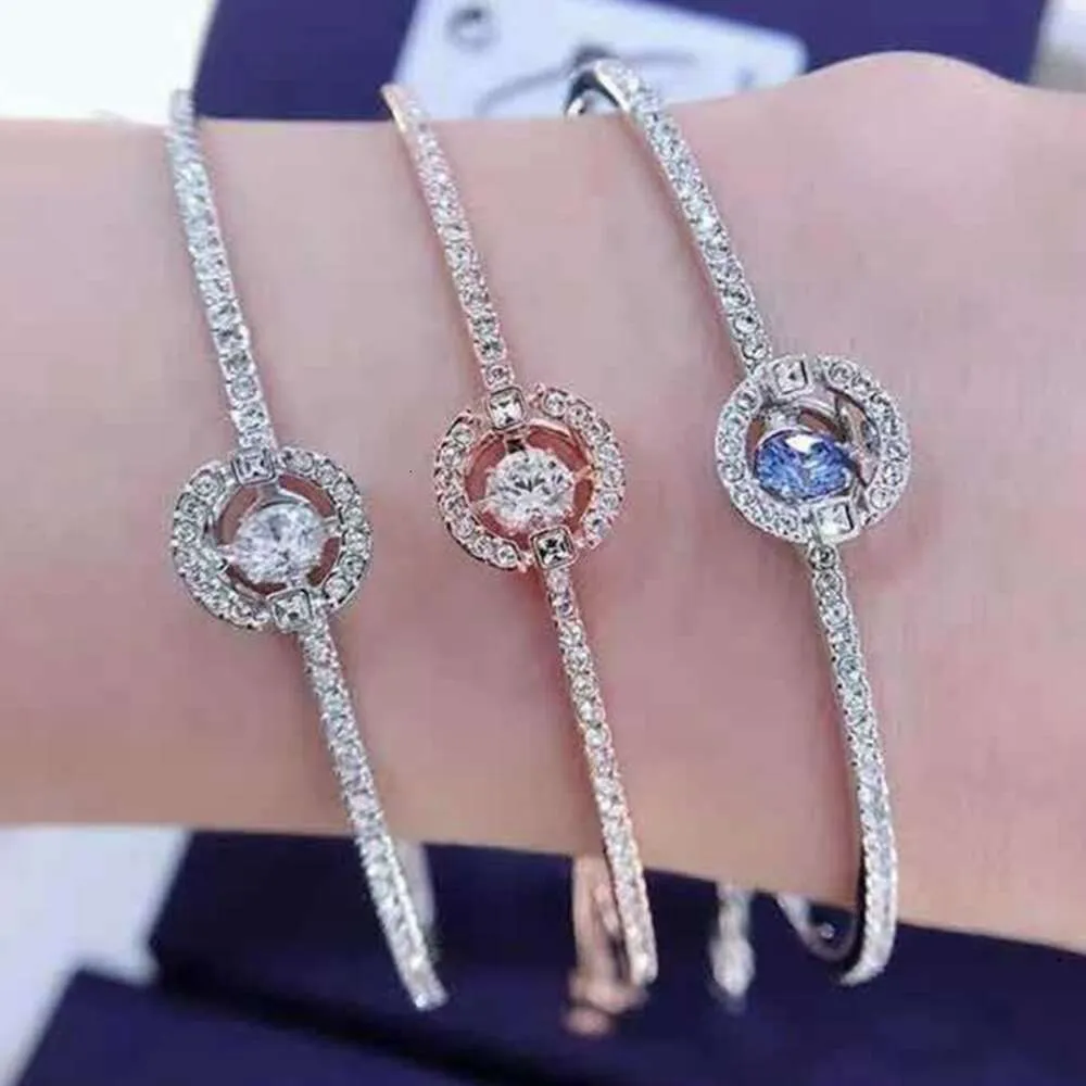 Swarovskis smycken armband dynamisk och slår hjärta runt armband lysande och hoppande hjärtkvinnlig armband