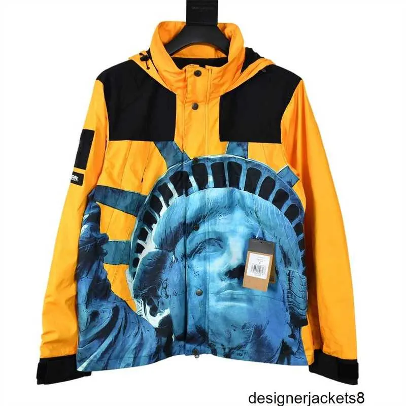 Designer Instagram Fashion Brand Co Märke utomhus bergsklättring Goddess of Liberty High Definition Printed Sprint Coat för män och par Windproect Waterprooo