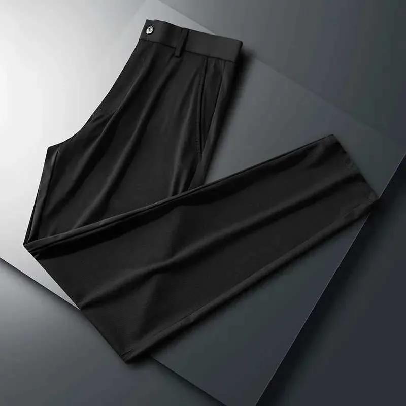 Pantaloni da uomo estate casual da uomo affari dritti dritti tubi traspiranti pantaloni con strisce elastiche di mezza età e anziane J240328