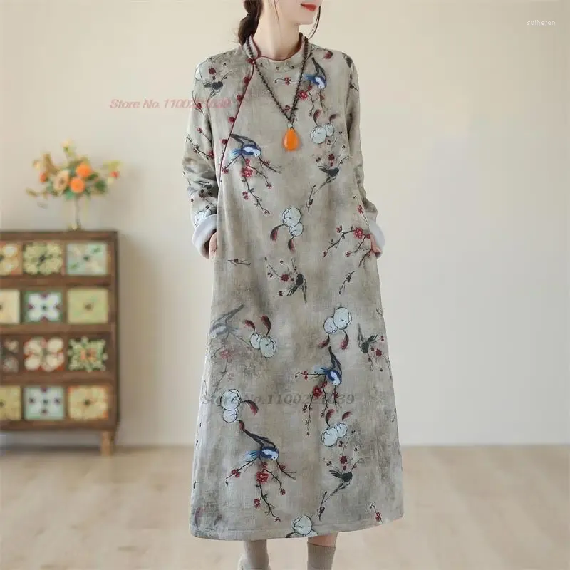 Etniska kläder 2024 Traditionell kinesisk vintage klänning Qipao National Flower Print Cheongsam Oriental Fleece fodrad