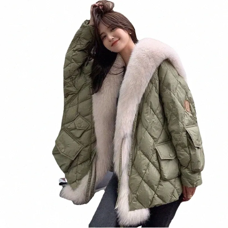 2023 Hiver Nouveau Imitati Fox Col De Fourrure Vers Le Bas Veste Rembourrée Femme Imitati Manteau De Fourrure Chaud Moyen Lg Lâche Femmes Pardessus 2868 v6c9 #