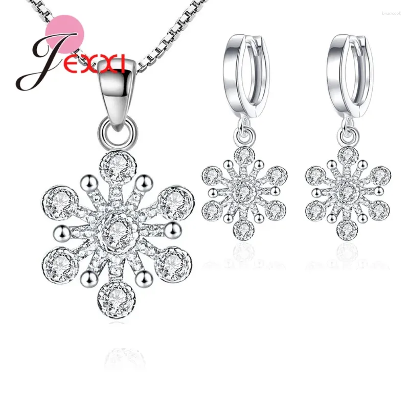 Ensemble de boucles d'oreilles et collier en argent Sterling 925, bijoux en forme de fleur de neige, Design de flocon de neige, boucles d'oreilles pavées en zircone cubique pour fête de mariage