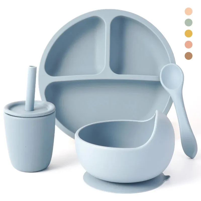 Baby Feeding Tableware Set Silicone Suction Bowl Soft Foldable Baby Spoon With Straw Waterproof Silicone Sippy Cup Baby Stuff 240322