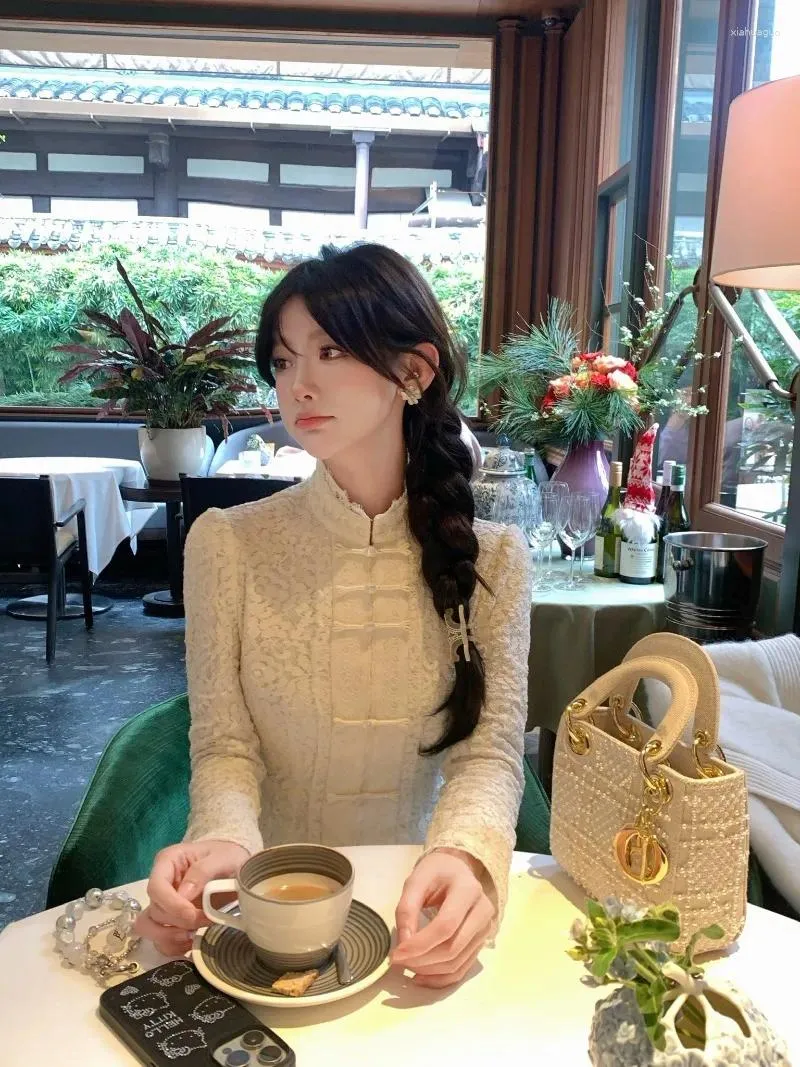 Kadınlar bluzları Miiiix Çin tarzı astar, sonbahar ve kış ince durgun yaka dantel gömlek için üstte peluş düğmesi