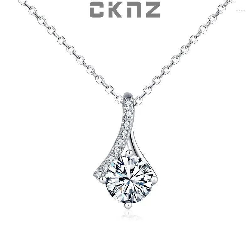 Pendentifs Certifié réel 1.0 Ct Moissanite diamant ruban lisse en argent Sterling 925 pendentif collier pour femmes chaîne CKNZ bijoux de luxe