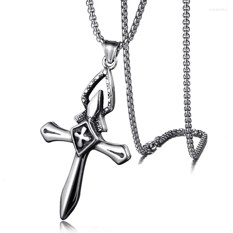 Chaînes Vintage Royal Knight Cross Pendentif Collier pour hommes Mâle 50cm Chaîne en acier inoxydable Cadeau en gros 2024