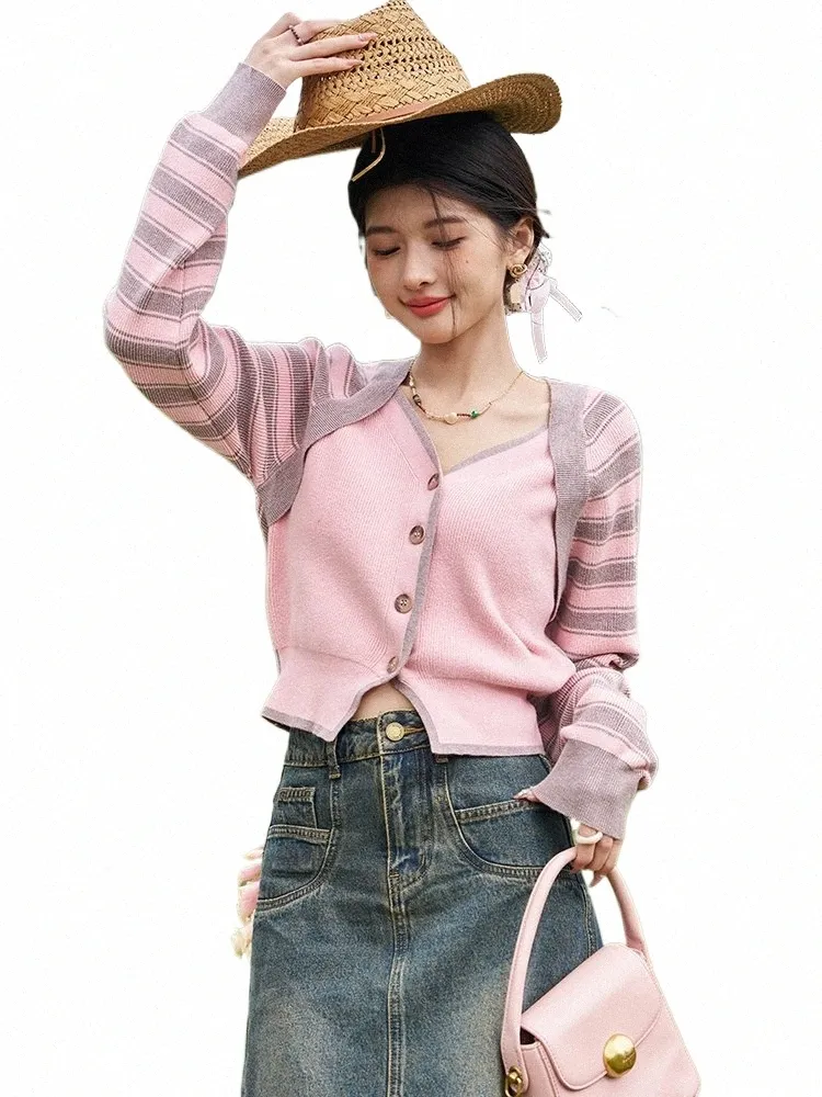 Mishow Pink Ctrast w paski z dzianinowym kardigan dla kobiet Spring Korean V-Neck Single Bedeed Fake dwuczęściowy sweter MXD13Z0410 S1JA#