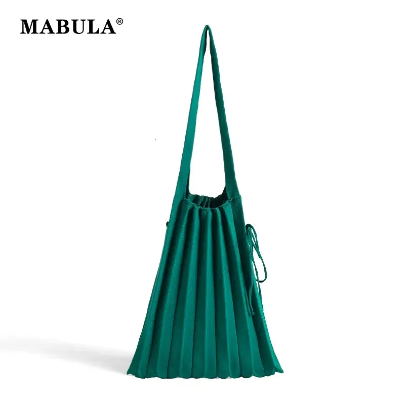 Korean Style Large Capacity Shopping Handbags For Women Chic Folded Knit Pleated Bags Female Fashion Stripe Panelled Tote Bag 240328