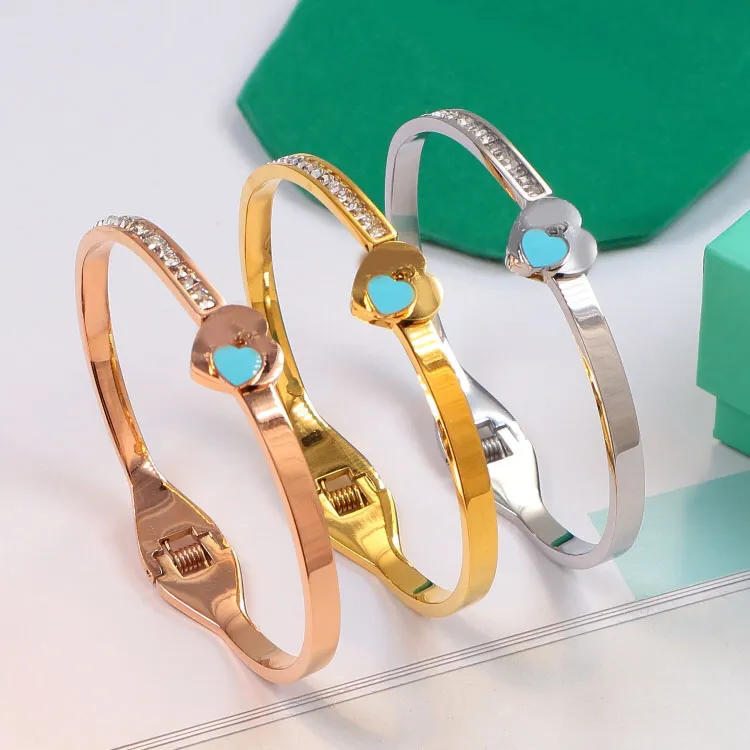 Bracelet coeur marque designer cristal bracelet couple bracelet manchette bracelet pour femmes plaqué or 18 carats S925 argent sterling bijoux de mode de mariage de haute qualité