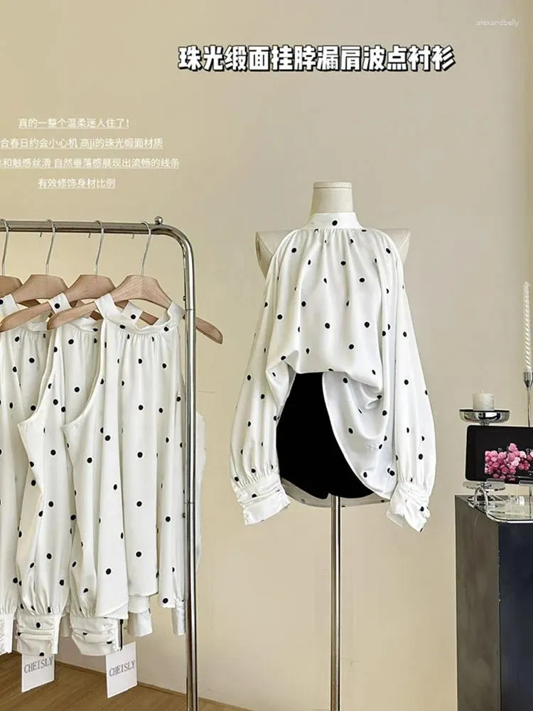 Blouses Femmes Français Élégant Manches Bouffantes Hors Épaule Chic Polka Dot Tops Femmes Simple Chemises Blanches Col Roulé Design Été Mori Fille