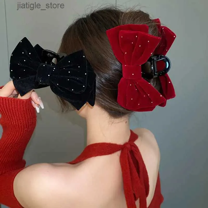 Hårklipp elegant Big Bow Hair Claw Woman Rhinestone Velvet Bowknot Hair Clips Hairpins Barrettes Fashion Girls Hair Accessories Gifts Y240329