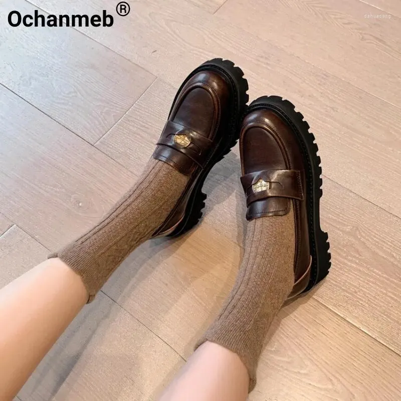 Buty zwykłe Ochanmeb Chunky Obcasy Kobiety prawdziwe skórzane mokasyny grosza grube pięty platforma leniwa kobieta 40 wiosenna jesień 2024