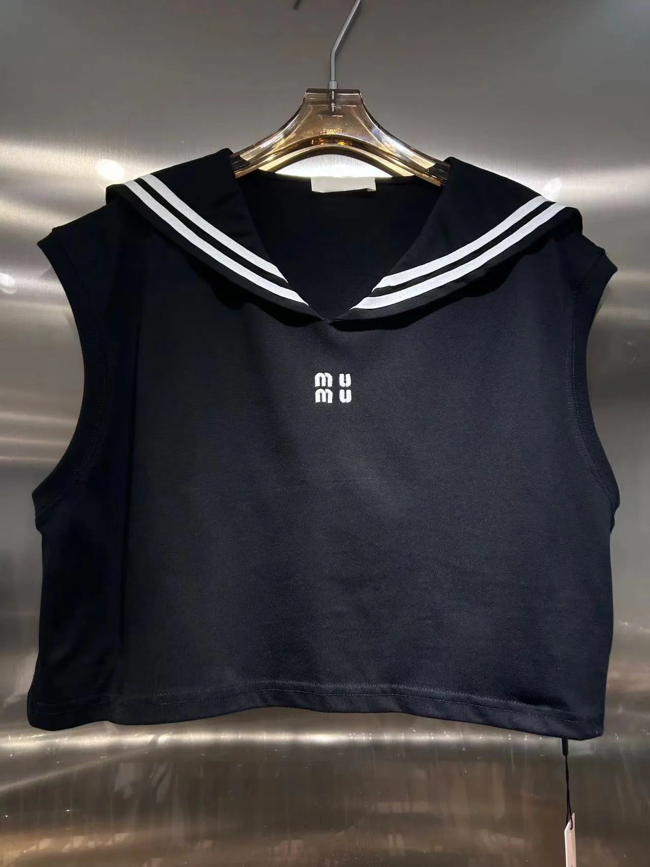 Camiseta de manga curta de algodão de verão para roupas esportivas femininas, camiseta com gola redonda bordada com letras diamantes, designer Miu, listra azul marinho de manga curta SML