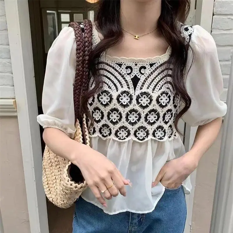 Camicette da donna Estate Vintage Crochet Patchwork Camicia da donna Elegante colletto quadrato Scava fuori ricamo manica corta T-shirt camicetta K057