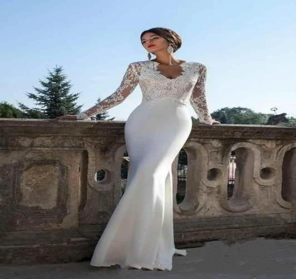 2020 Berta New Modest maniche lunghe tubino abiti da sposa scollo a V applicazioni di pizzo Slim Illusion primavera estate abiti da sposa abiti 3706669