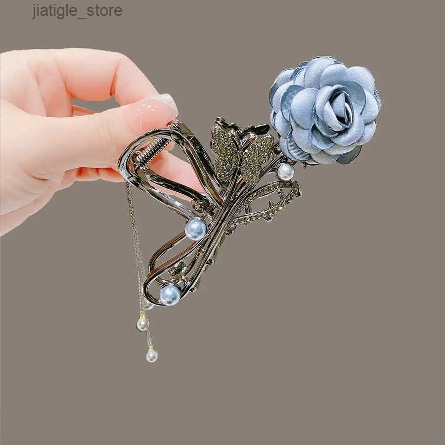 Hair Clips Fashion Rose Flowers Hair Claws Women elegant fabric flower ponytail clip delicate tassel butterfly headdress accessories gift Y240329