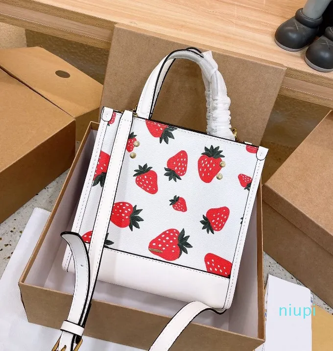 Designer Cross Body Tote Bag Print Luxury Handväska Kvinnor Strawberry Flower Shoulder Ladies Fashion Letter Totes