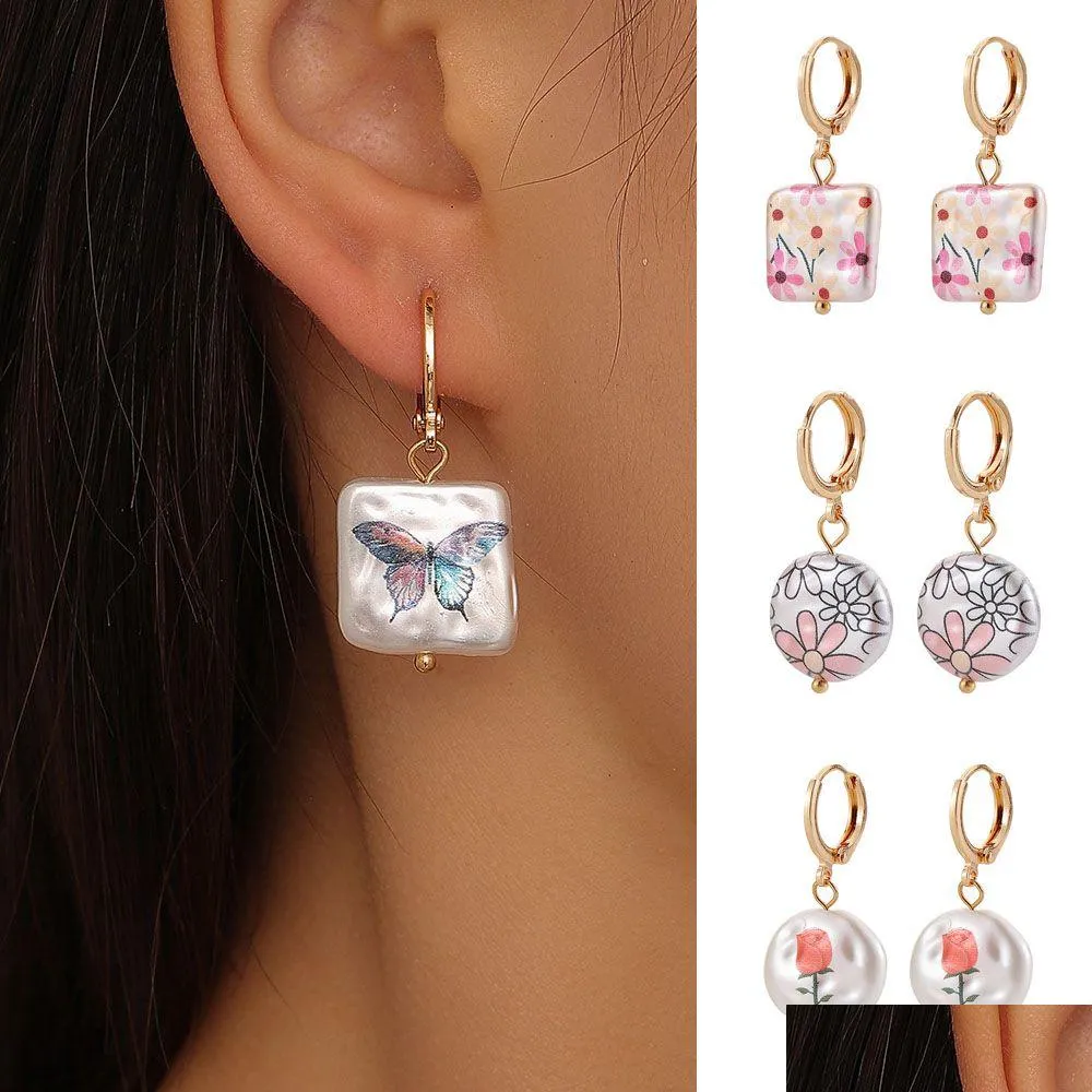 Dangle Lustre Femmes Mode Baroque Perle Boucles D'oreilles Élégant 18K Or Papillon Rose Fleur Imprimé Femme Boucle D'oreille Bijoux En Gros Dhzbm