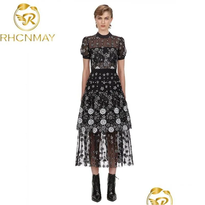 Grundläggande casual klänningar självporträtt Vantage Dress 2021 Summer Design Black Mesh broderade blommor midi o-hals Kort ärm för DRO DHCBK