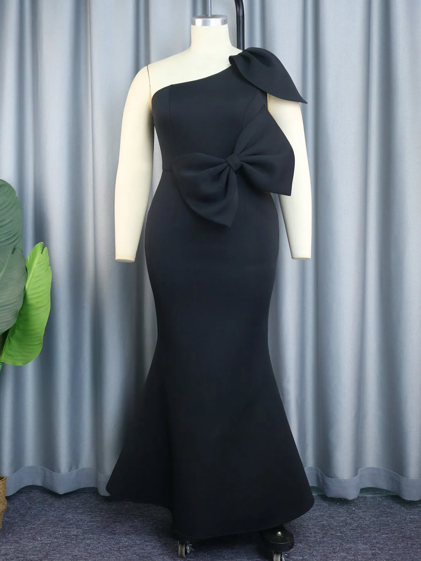 plus size black fishtail dress Sexy Plus Size Evening Dresses