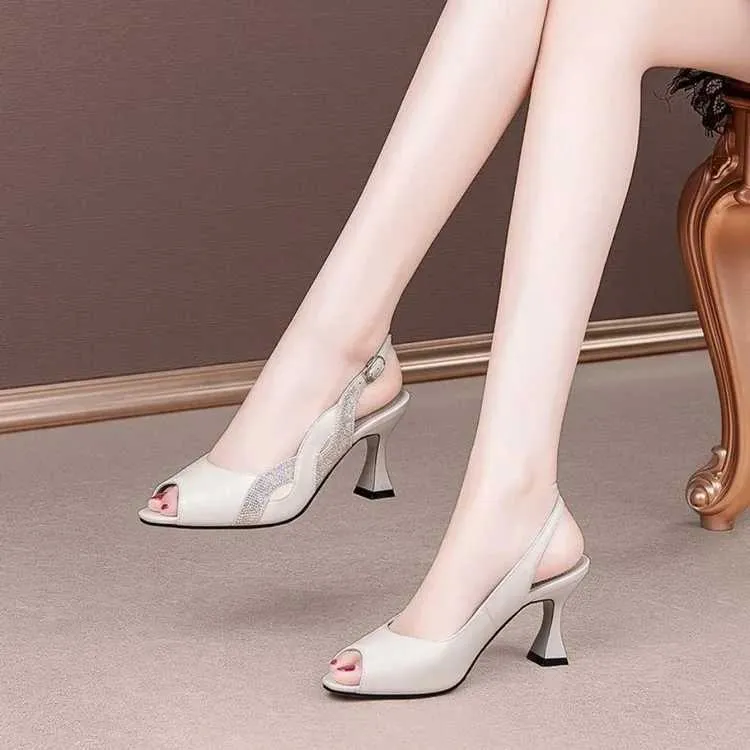 Sandálias femininas bombas de verão sandália bonito doce branco cristal redondo dedo do pé quadrado salto senhora sexy pérola deco conforto sapatos talon h240328d5e6