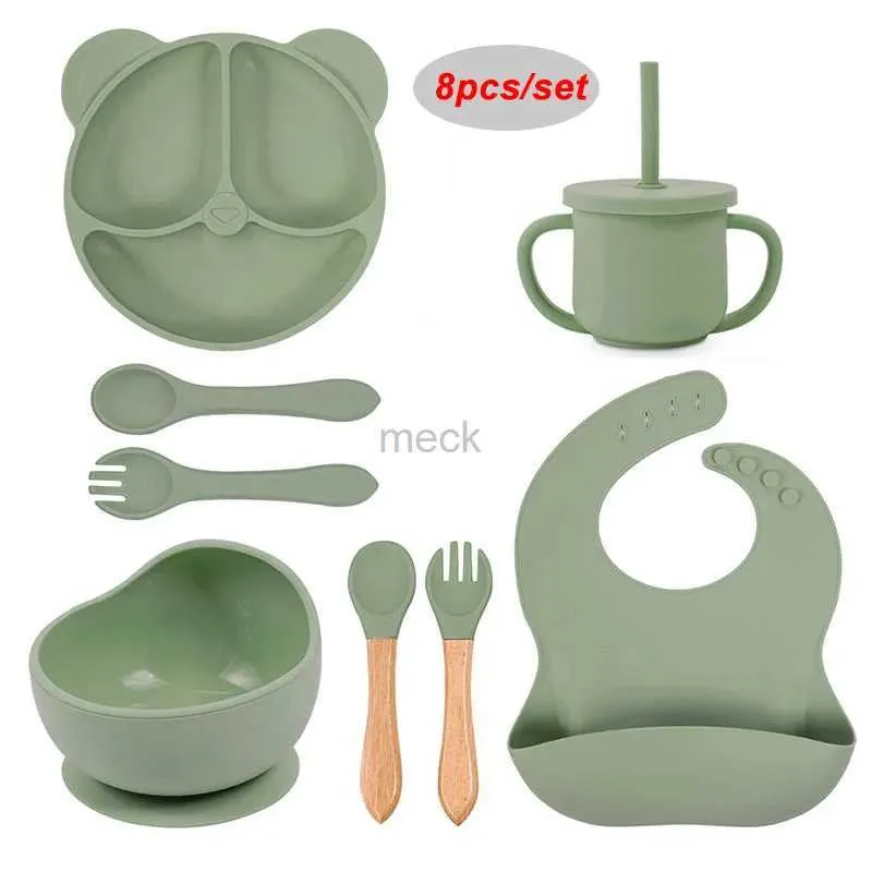 Tasses Plats Ustensiles 8 pièces/5 pièces ensembles d'alimentation pour bébé Silicone ventouse bol assiette plats bavoir cuillère fourchette paille tasse pour enfants ours assiette vaisselle 240329