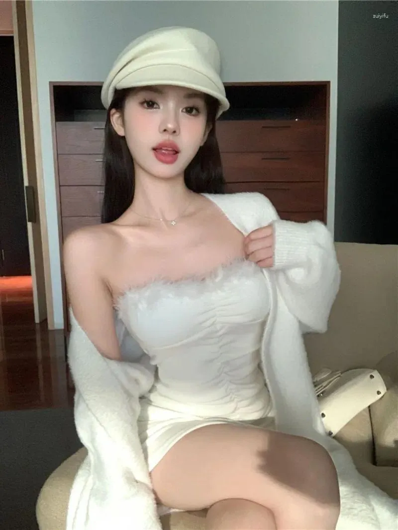 Robes décontractées Spicy Girl Bra Wrap Robe de hanche Femmes Coréenne Peluche Polaire Splice Shirring Mode Célébrité Solide Slim Hiver Femelle Wear