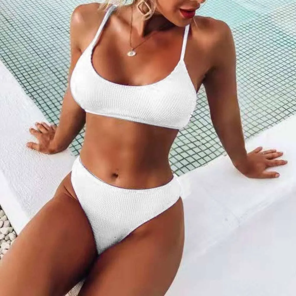 Bikini Sexy con sujetador de Color sólido para mujer, traje de baño Sexy a rayas, traje de baño de cintura alta con abertura triangular, novedad de 2024