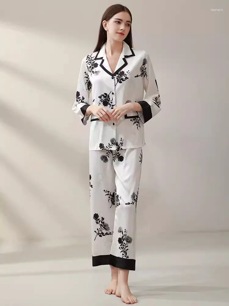 Vêtements de maison personnalisés, imprimé Floral blanc, manches longues, vêtements de nuit en soie douce, ensemble pyjama pour femmes avec passepoil contrasté