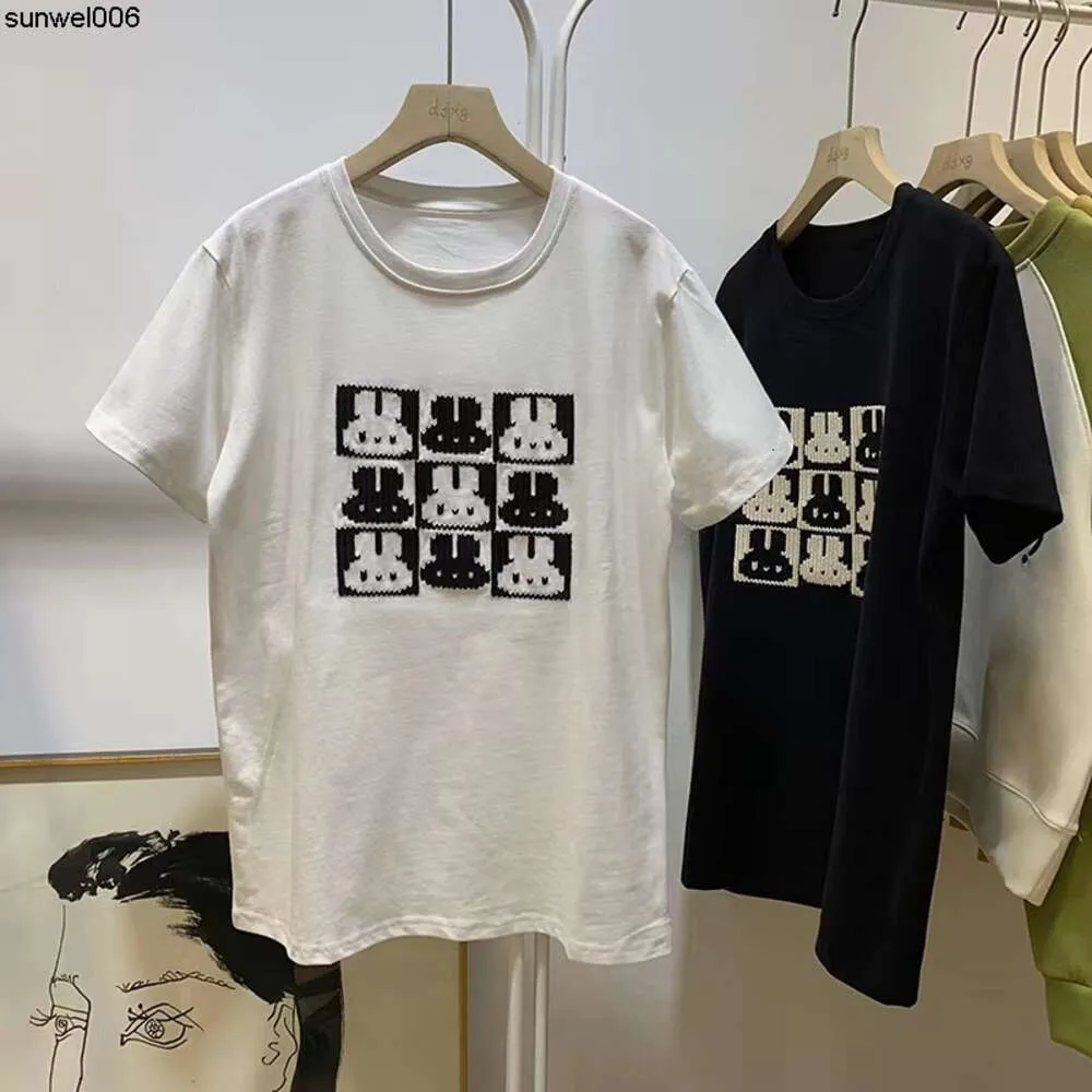 T-shirt a maniche corte in puro cotone con coniglio ricamato per donna Instagram Trend Primavera/estate Camicia a fondo ampio Design oversize Sense Top