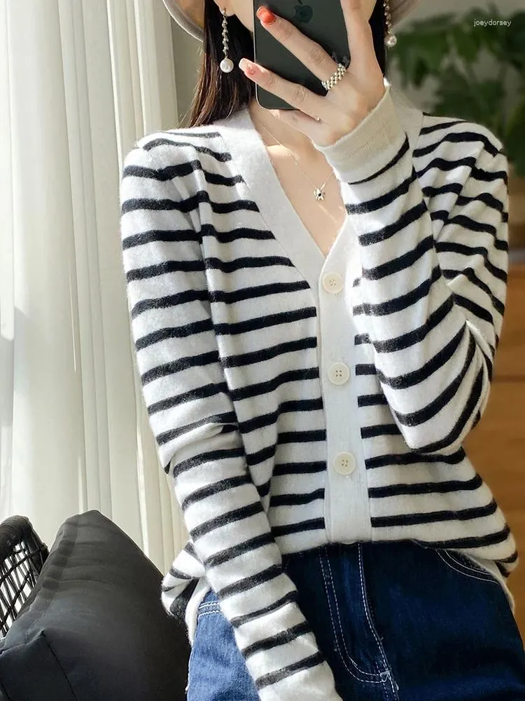 Cardigan Chic à manches longues et col en v pour femme, pull en laine mérinos à rayures de haute qualité, vêtements de printemps et d'automne