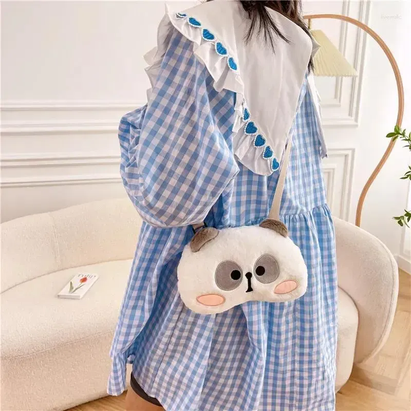 Axelväskor plysch liten crossbody väska för kvinnor 2024 kawaii söt panda barn handväskor japanska tjej student messenger barn