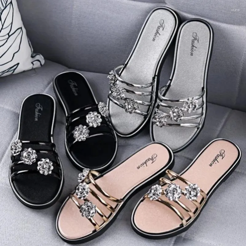 Casual Schuhe In Blume Diamant Glänzende Oberfläche Frauen Niedrigen Ferse Sommer Sandalen Plattform Keil Luxus Flache Zapatos Para