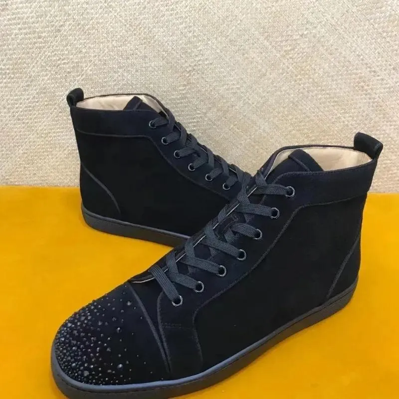 Chaussures décontractées Luxe High Top pour hommes Formateurs Conduite Spiked Noir Daim Véritable Cuir Rivets De Mariage Cristal Toecap Appartements Baskets