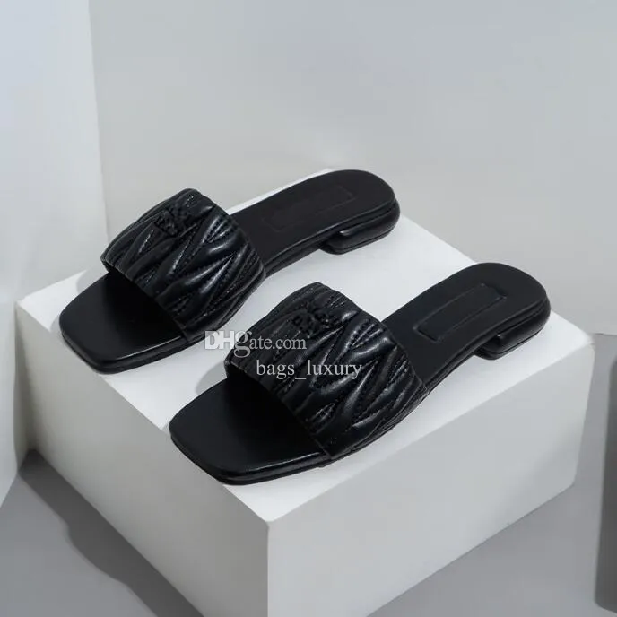 Designer Slides Donna Sandali con slide metallizzati pantofole di lusso da donna estate da donna Beach walk Pantofola scarpe t b Sandalo Lady Festa di nozze Appartamenti Suola in gomma taglia 36-42