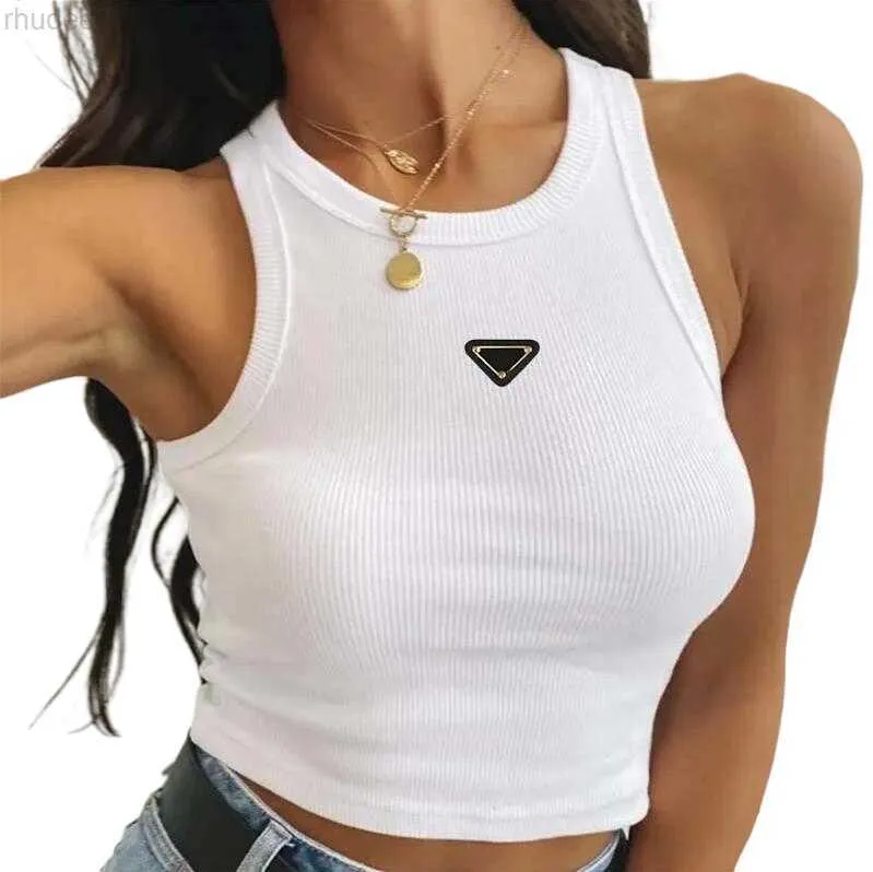 Hot PR-A Verão Branco Mulheres T-shirt Tops Tees Crop Top Bordado Sexy Ombro Preto Tanque Casual Sem Mangas Backless Camisas Designer de Luxo Colete de Cor Sólida 5D0Z