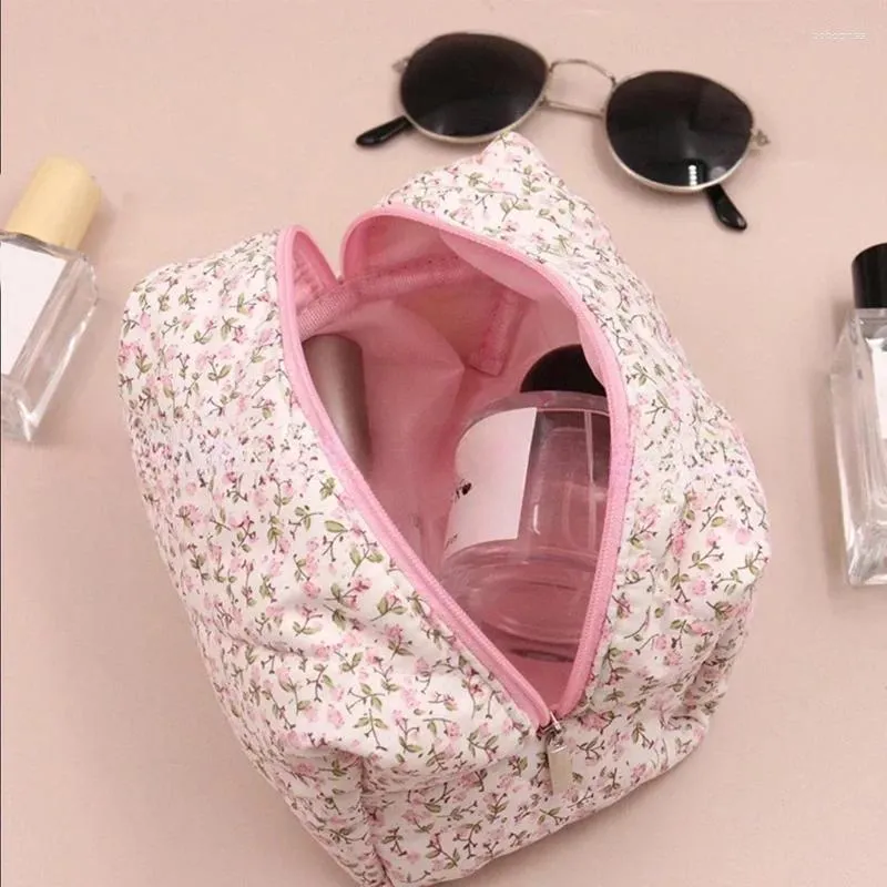 Sacs de rangement Joli sac de maquillage imprimé floral avec fermeture à glissière portable voyage pochette de soins de la peau cosmétique doux pour les femmes