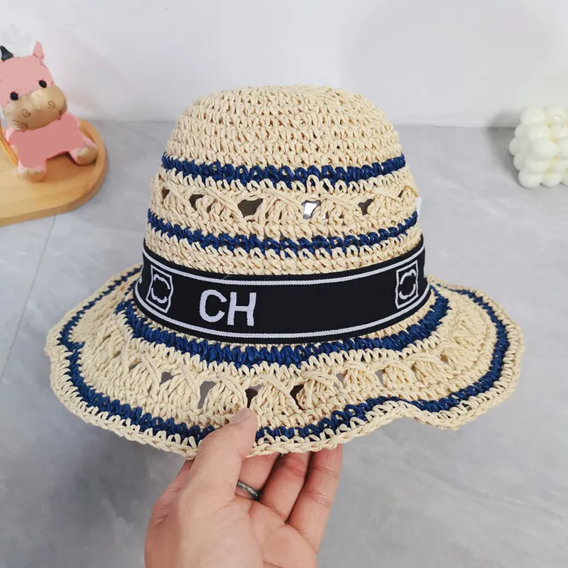 Chapeaux de seau de mode Designer large bord chapeaux pour femme été tissé chapeau de paille luxe plage large bord chapeau extérieur ombre casquettes Sunbonnet Sunhat Baseball BLD243293