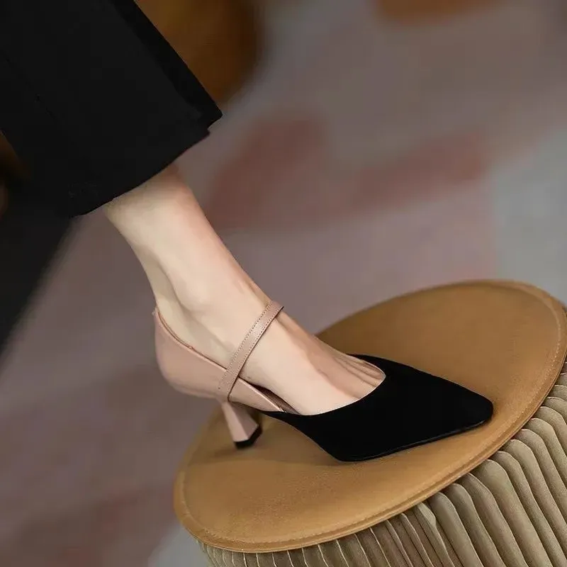 Pumpar 2023 Nya bröllopsfestskor Kvinna Höga klackar Pumpar för kvinnor Vintage Suede Color Block Classic Design Women Shoes Heels