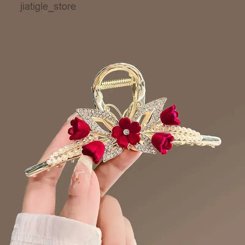 Hair Clips Fashion Red Flocked Flowers Rhinestone Butterfly Hairpin Ponytail Hair Claw Alloys Grab Clip Woman Hair Accessories Gifts Y240329