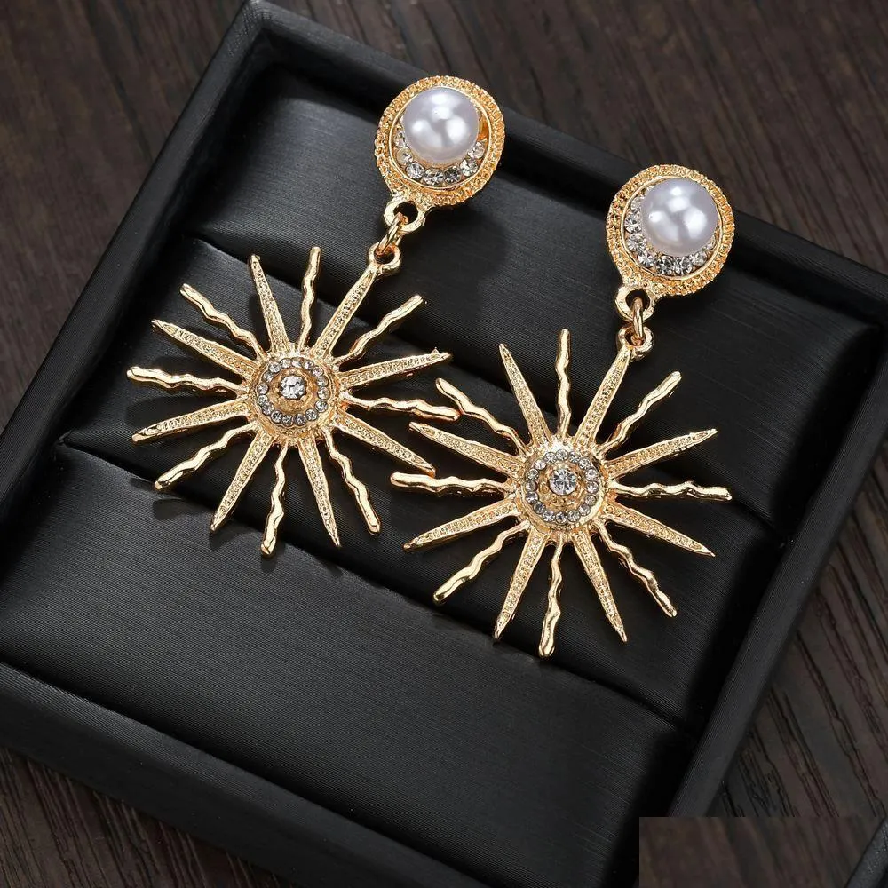 Stud Selling Womens 18K Gold Star Coral Charms Earring High Quality Pearl Rhinestone Luxury Jewelry Drop Leverans örhängen DH3VC
