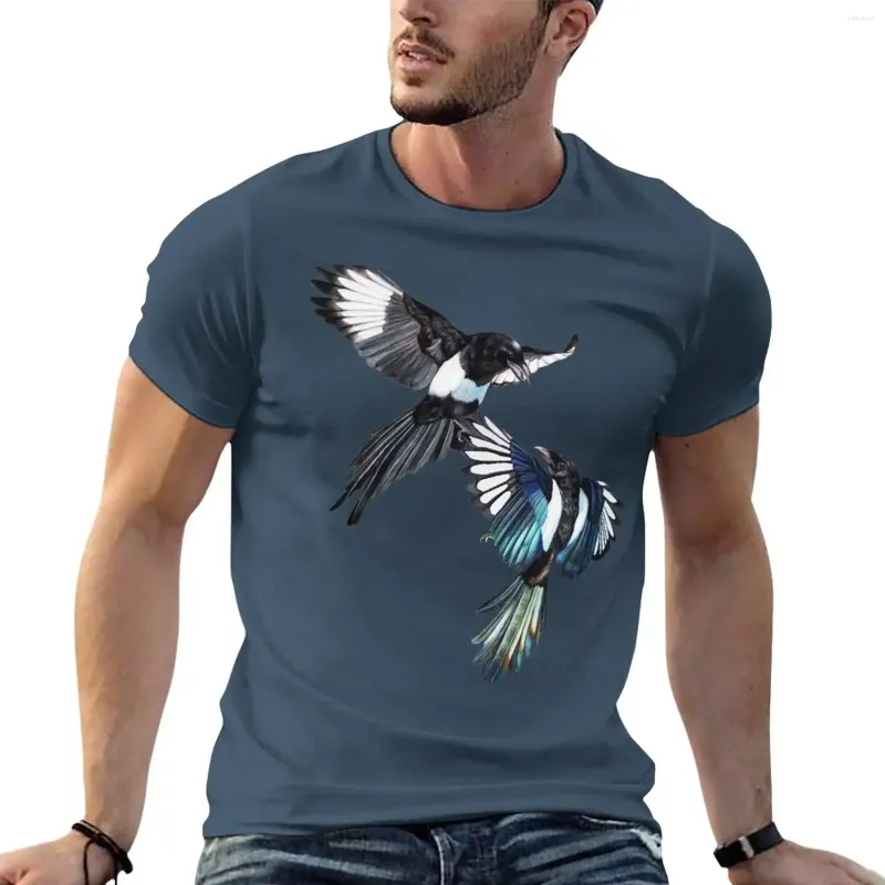 Polos pour hommes Flight Fight - Magpies In Midair T-Shirt surdimensionnés noirs