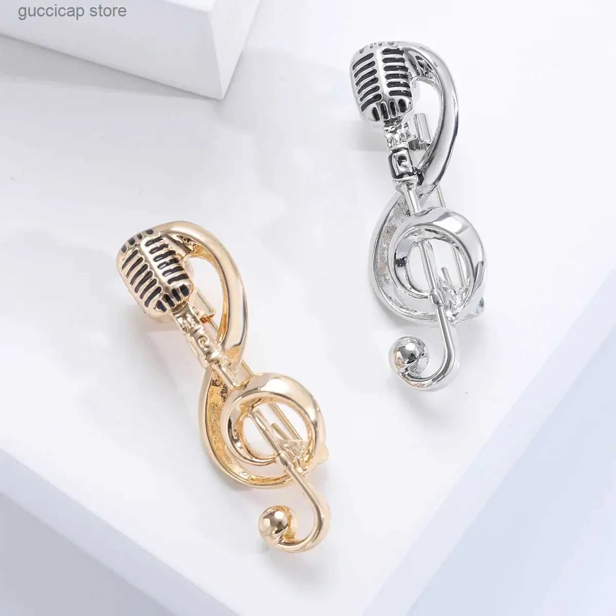 Pins Broschen Dmari Frauen Brosche Mode Emaille Pin Designer Mikrofon Mit Musik Note Brosche Pin Casual Accessoires Schmuck Für Kleidung Y240329