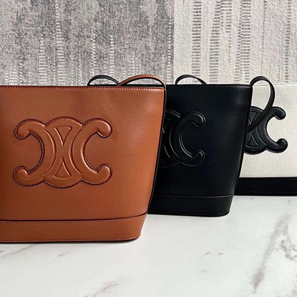 Women s Leather Triumph Classic Bag Minimalist Shoulder Purse Triomphee Cabas Thais Handbag High End Designer Bucket Bag