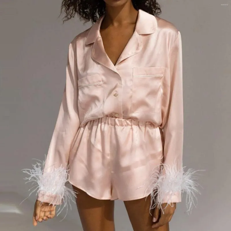 Accueil Vêtements Plumes Pyjamas Femmes 2 Pièces Ensemble Vêtements De Nuit Dames Élégantes Solide Vêtements De Nuit À Manches Longues En Satin De Soie Hauts Et Shorts Pijama