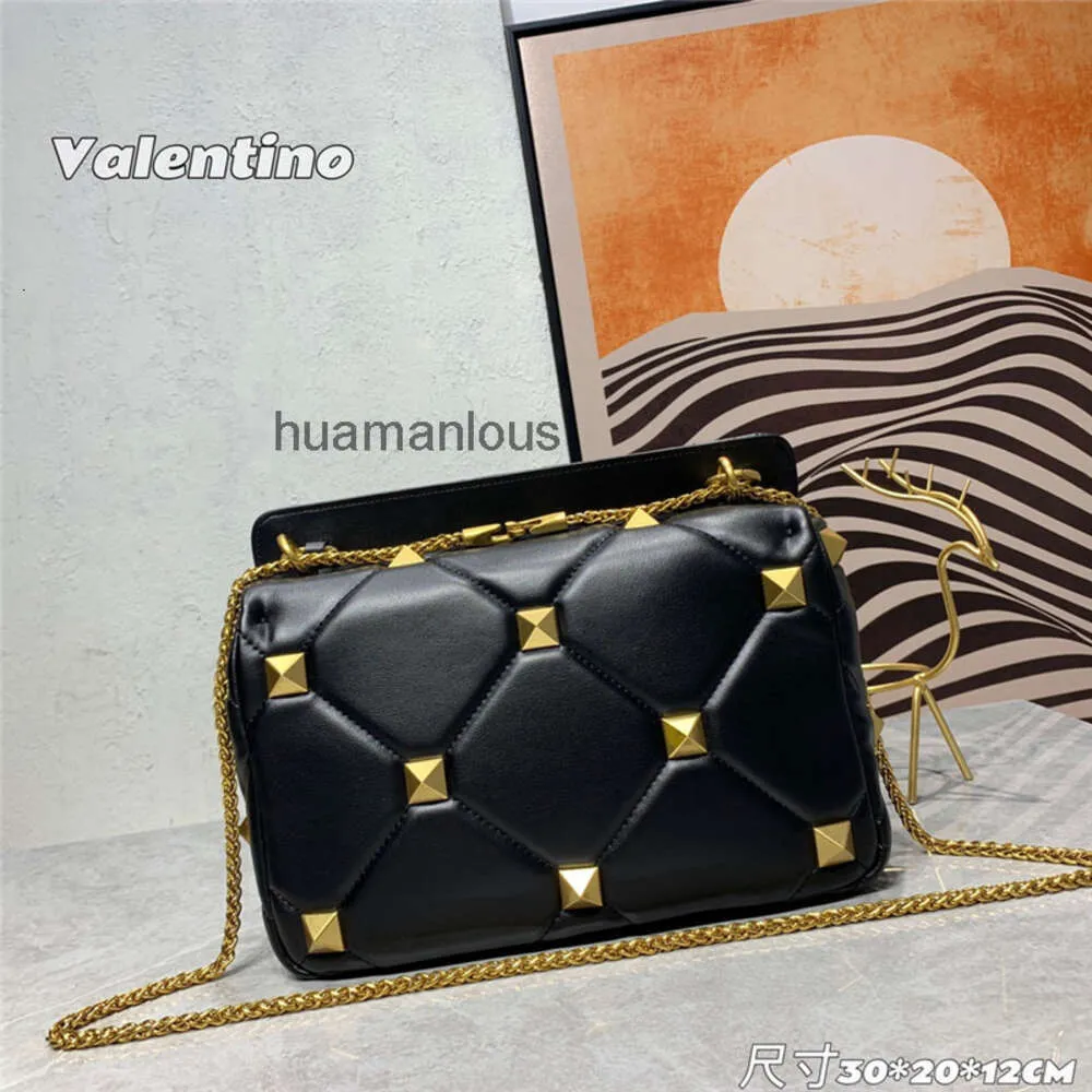 Walentino Borse firmate Borsa Vlogoo Rivetto Catena donna 2024 Borsa Rock Stud Lady Borsa con diamanti Griglia a spalla Straddle in pelle Palmare Piccola piazza