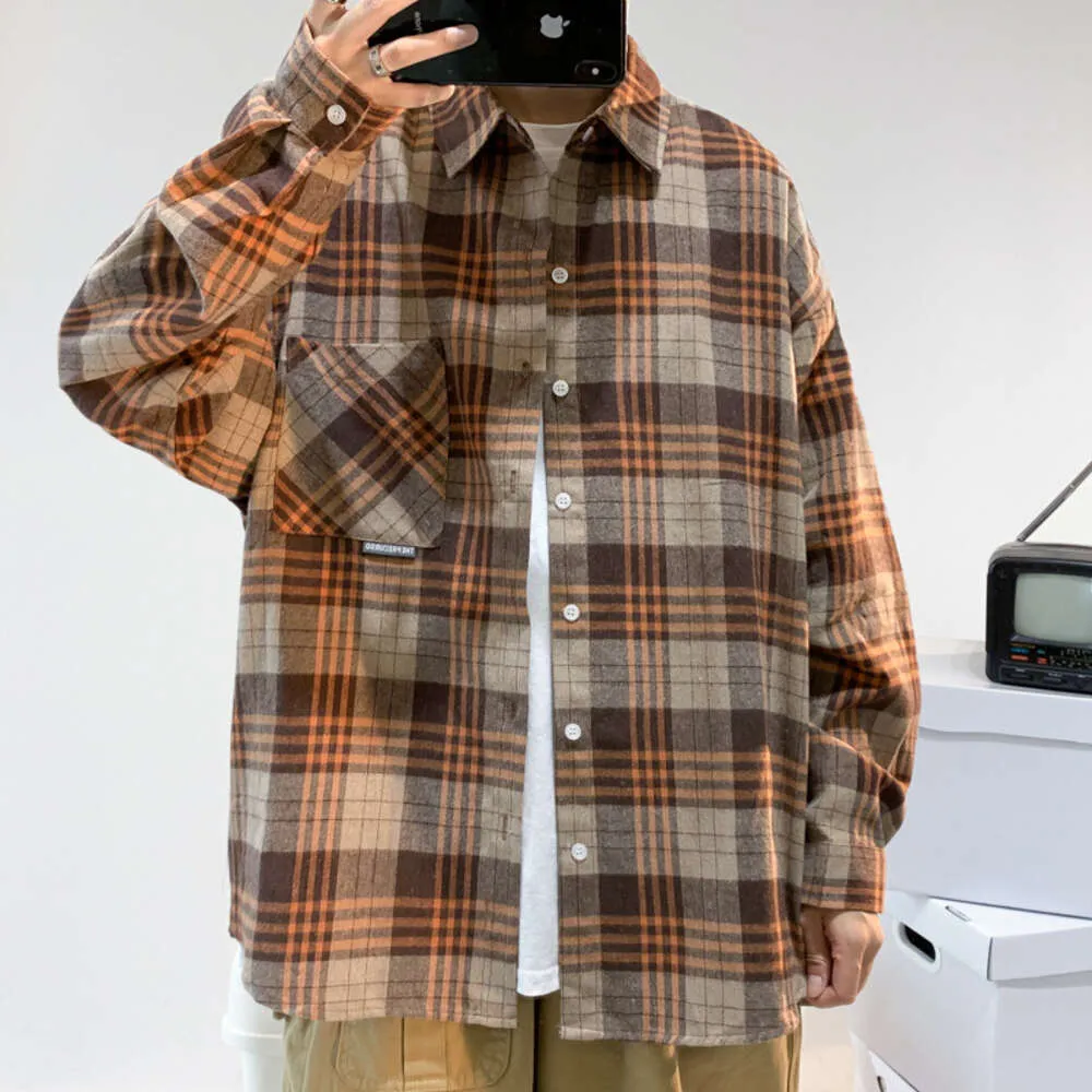 Spring and Autumn Long Sleeved Plaid Shirt for Men, Loose and Trendy, Casual and Handsome for Students, Wearing A Brushed Shirt Jacket for Outerwear