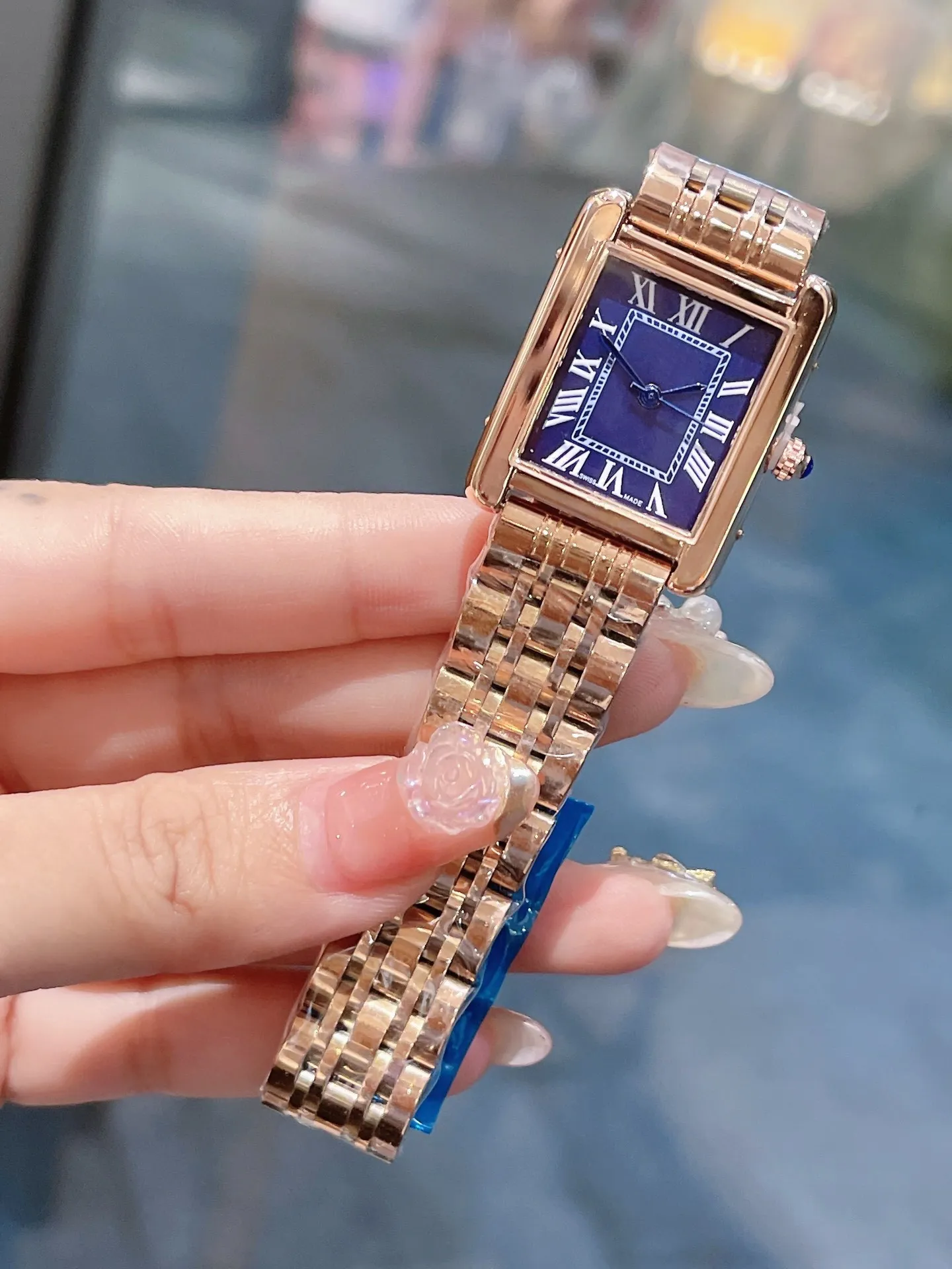 2024 MENS MULHERES quartzo relógios de punho AAA relógios azuis de alta qualidade boutique boutique straper watches para assistência por atacado #1177